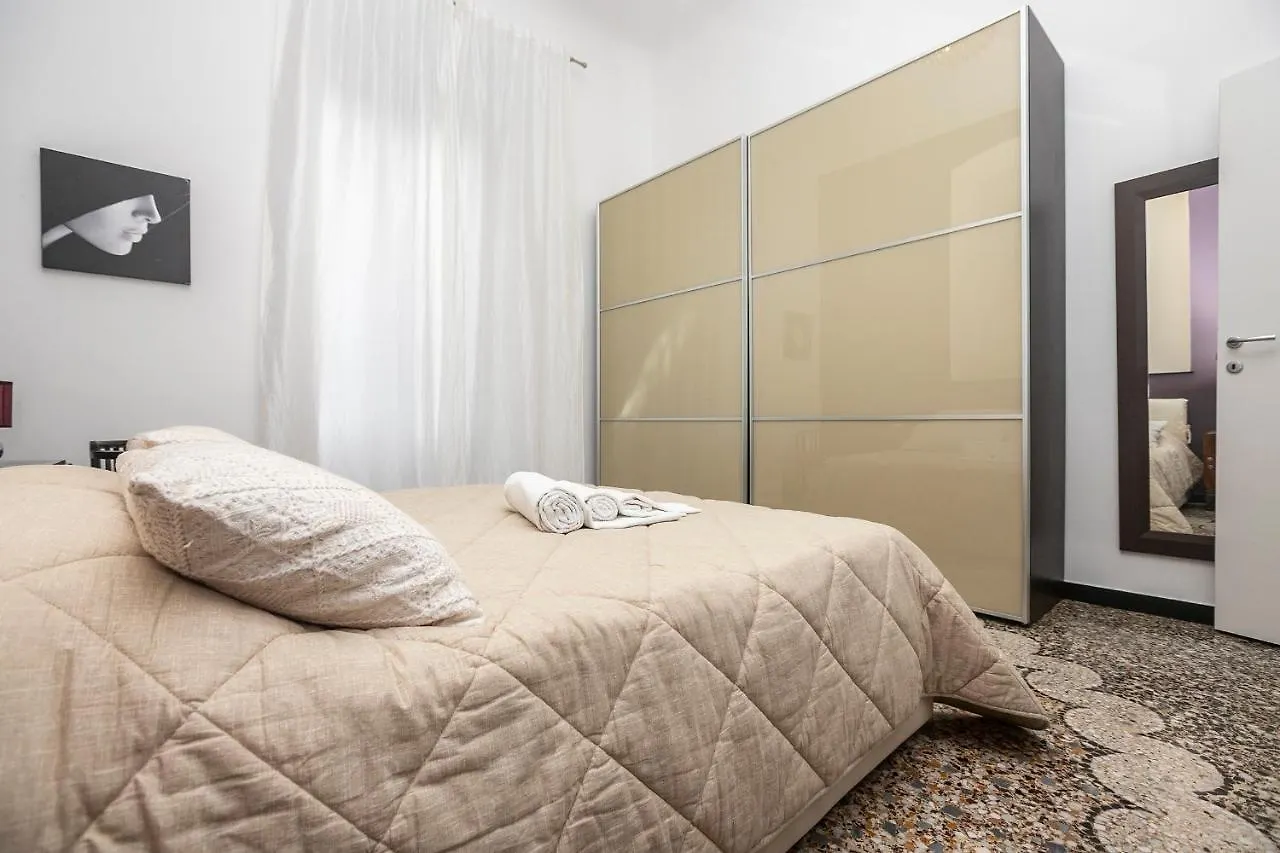 Homes In Genoa - Gold And Silver Italy