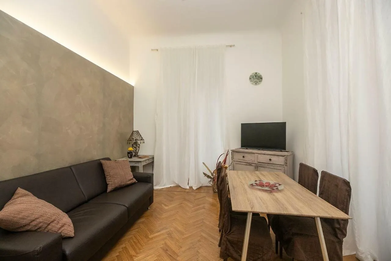 Apartment Homes In Genoa - Gold And Silver Italy